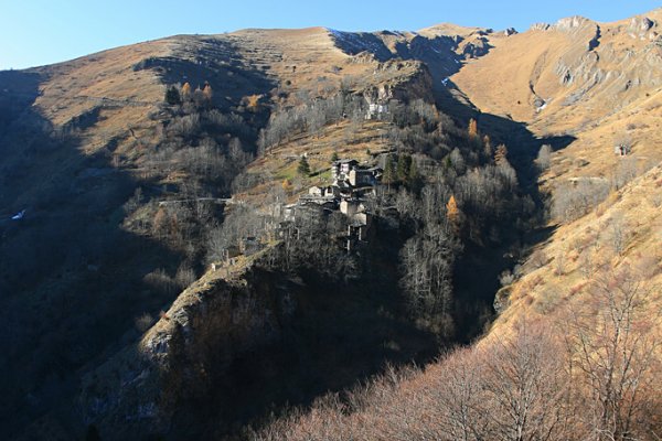 vista aerea di Castelmagno